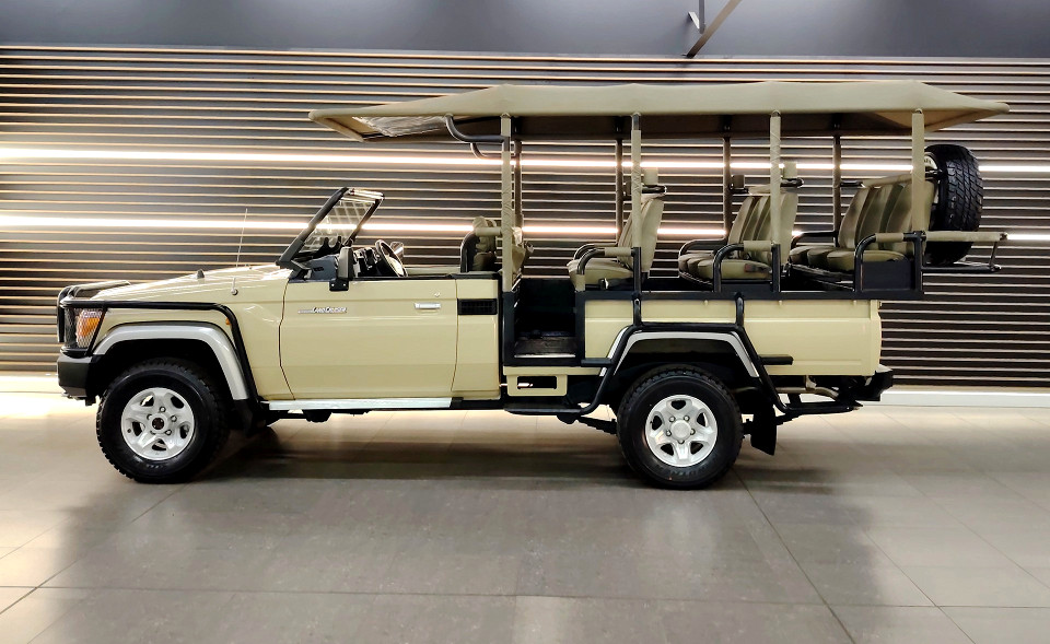 TOYOTA LAND CRUISER 79 4.2D P/U S/C, image 2