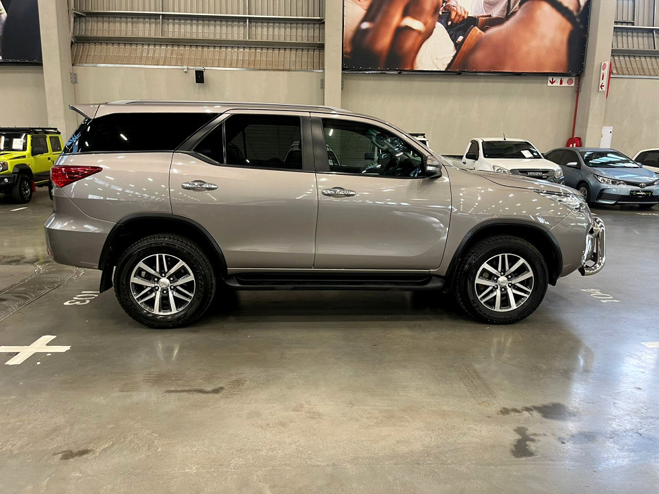 TOYOTA FORTUNER 2.8GD-6 4X4 A/T, image 2