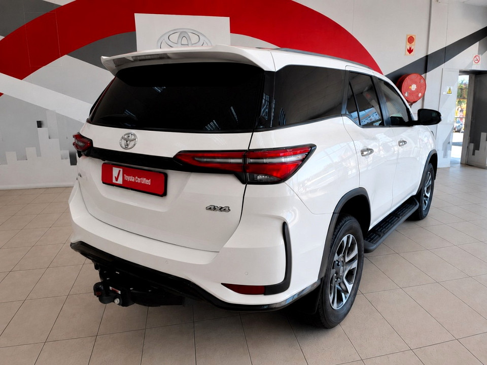 TOYOTA FORTUNER 2.4GD-6 4X4 A/T, image 2