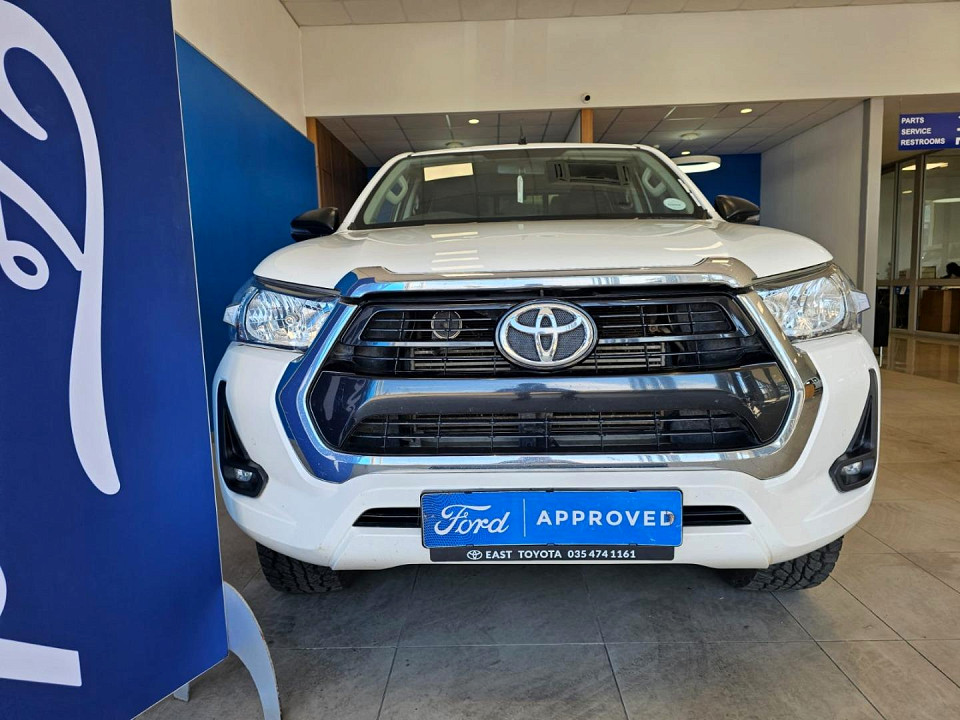 Toyota Hilux Double Cab  2.4GD6 4X4 Raider MT, image 2
