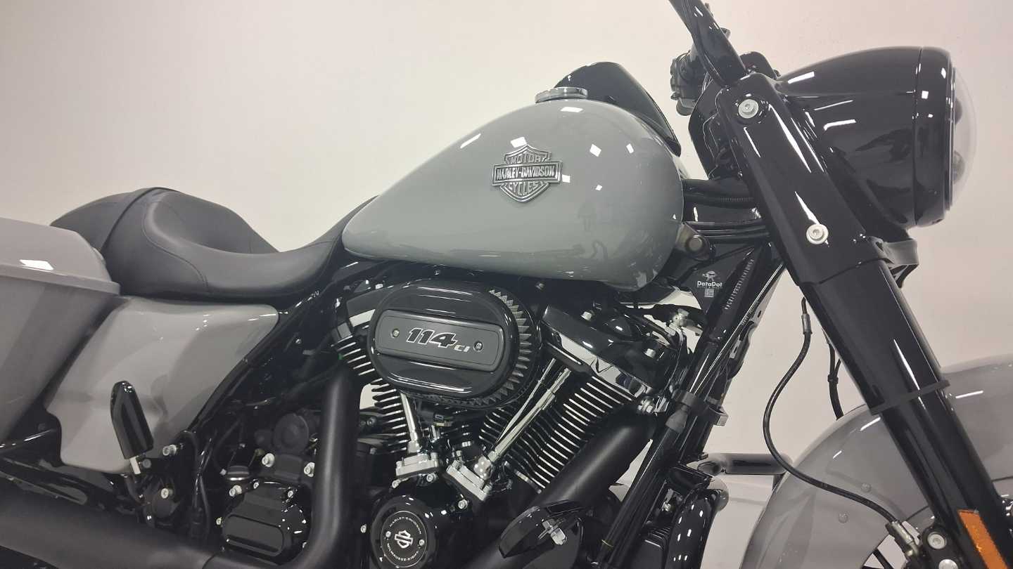 HARLEY DAVIDSON ROAD KING SPECIAL 114, image 2