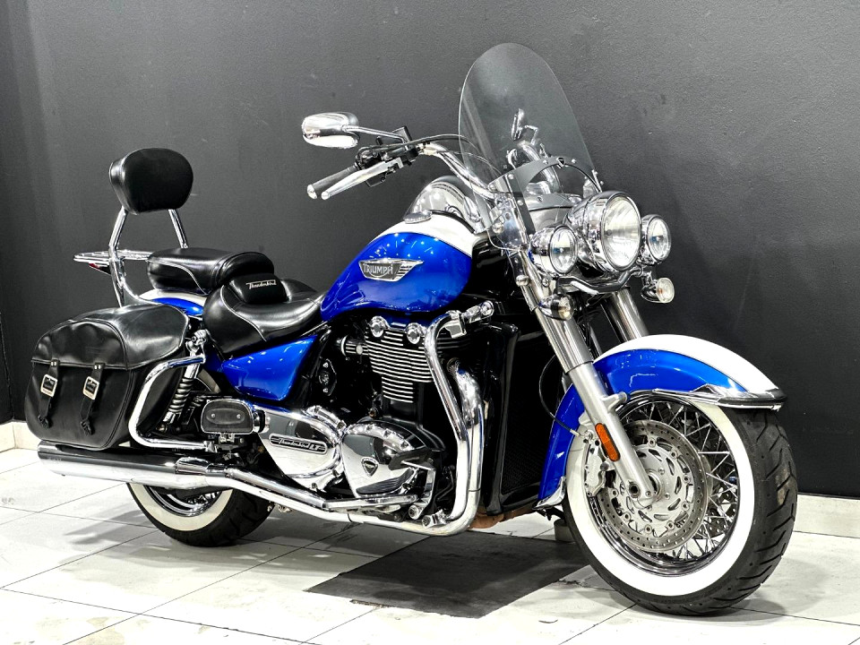 TRIUMPH Commander, image 1