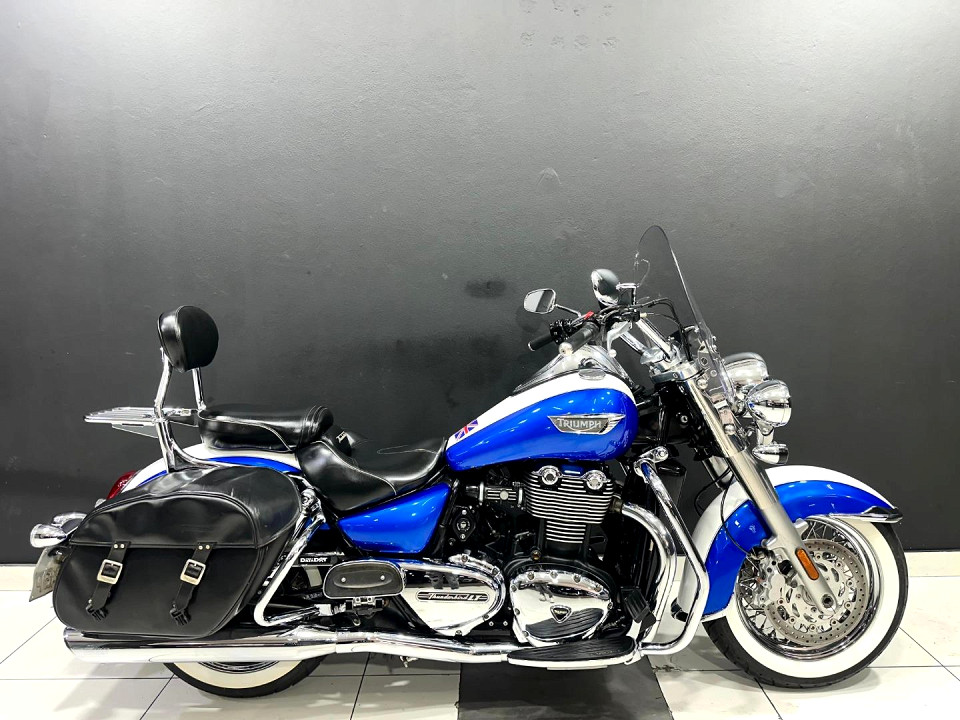 TRIUMPH Commander, image 2