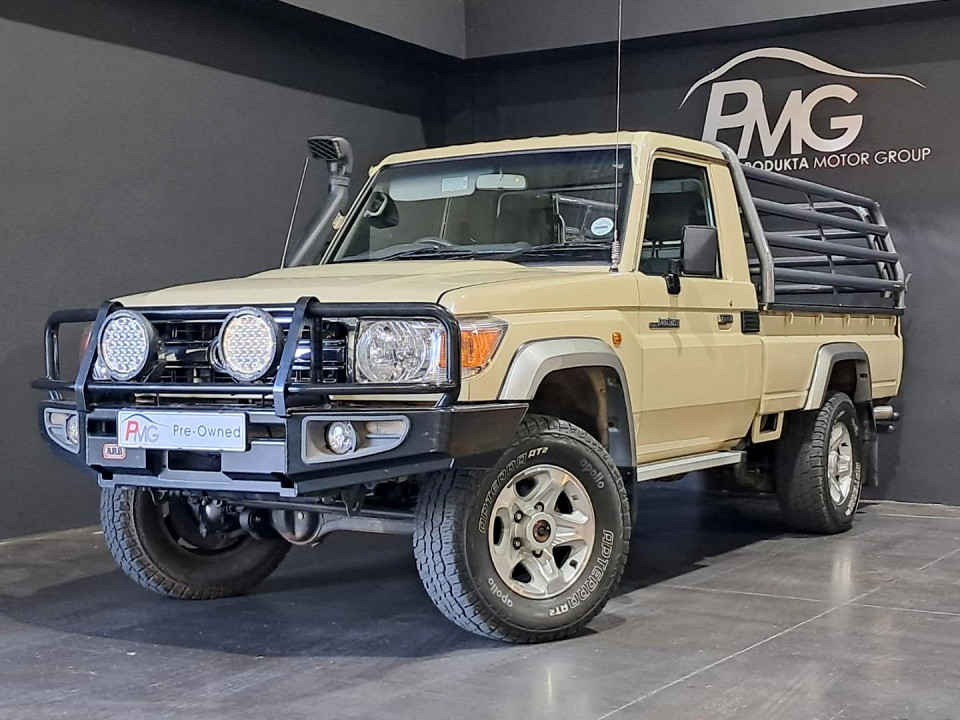 Toyota Land Cruiser 79 4.0 V6, image 1