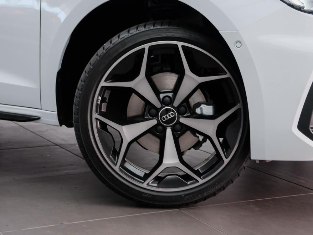AUDI A1 SPORTBACK 30 TFSI BLACK EDITION S-TRONIC, image 2