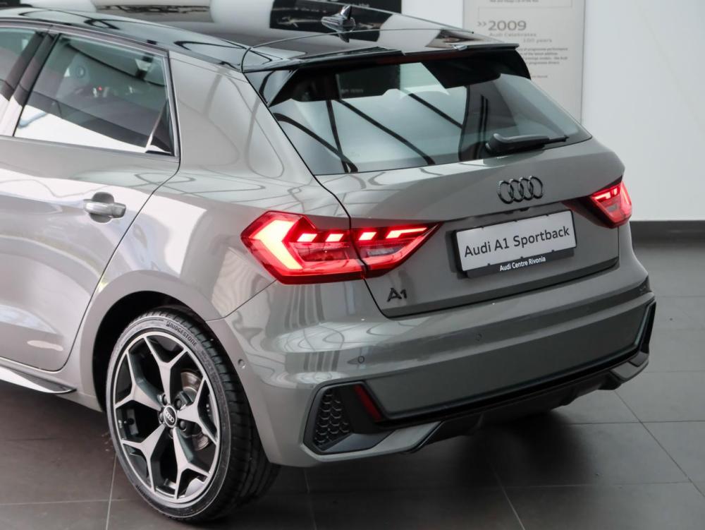 AUDI A1 SPORTBACK 30 TFSI BLACK EDITION S-TRONIC, image 2