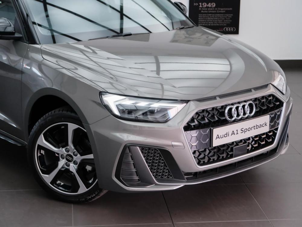 AUDI A1 SPORTBACK 1.0 TFSI S-LINE S TRONIC (30 TFSI), image 2