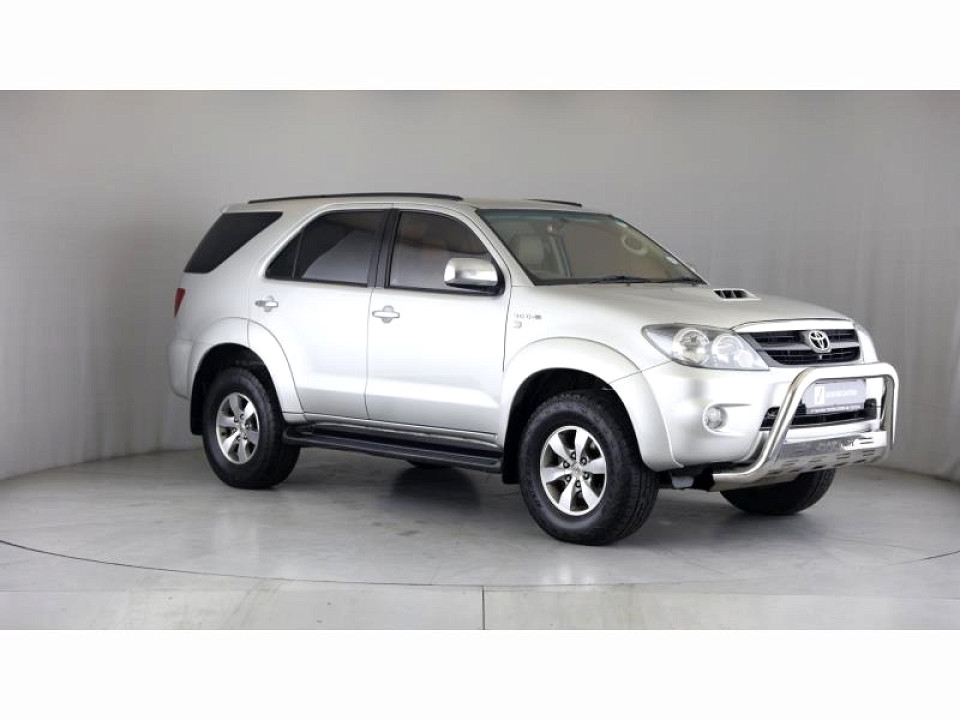 TOYOTA FORTUNER 3.0D-4D 4X4, image 1