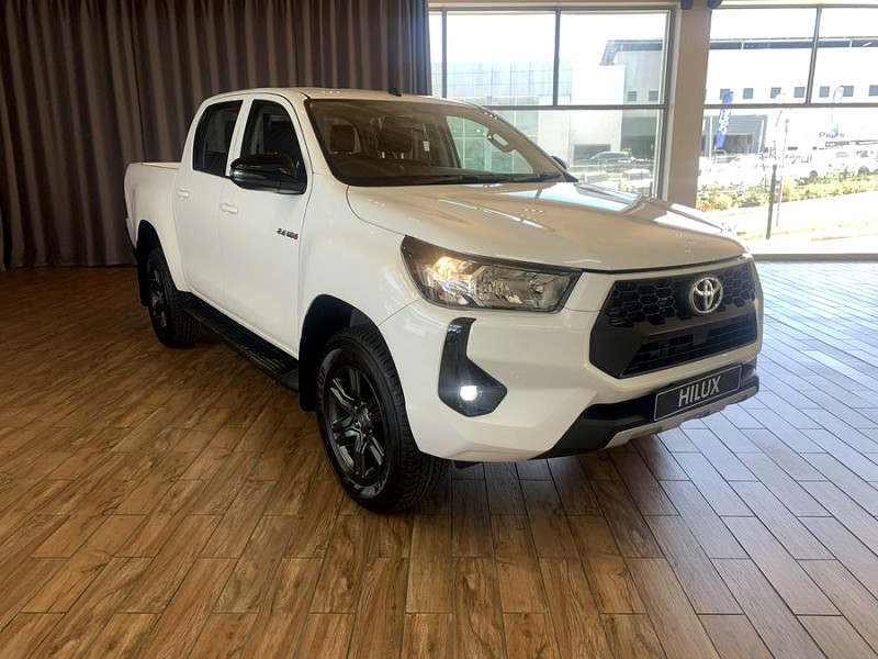Toyota Hilux Double Cab 2.4GD6 RB Raider MT, image 1