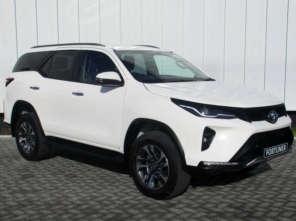 TOYOTA  FORTUNER 2.4GD-6 R/B A/T, image 1