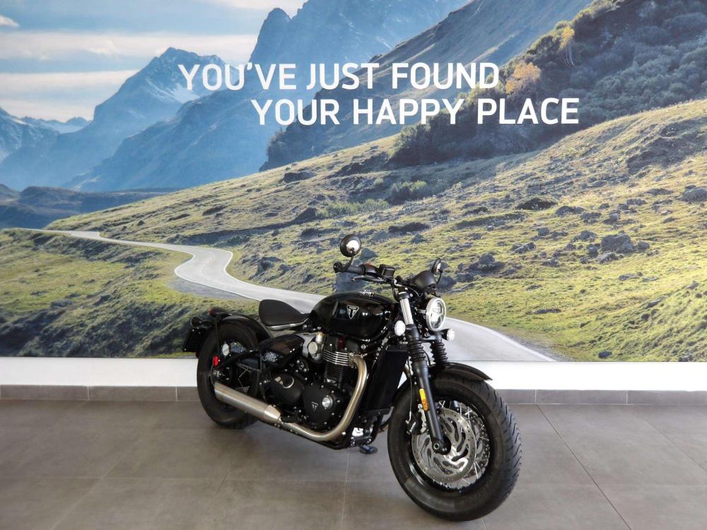 Triumph Bonneville Bobber, image 2