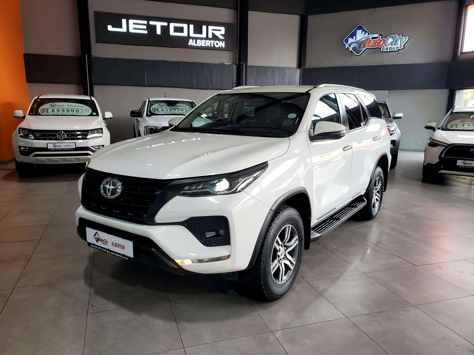 Toyota Fortuner 2.4GD-6 R/B A/T, image 1