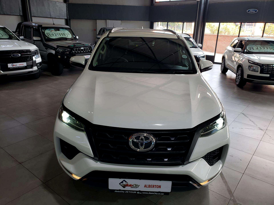 Toyota Fortuner 2.4GD-6 R/B A/T, image 2