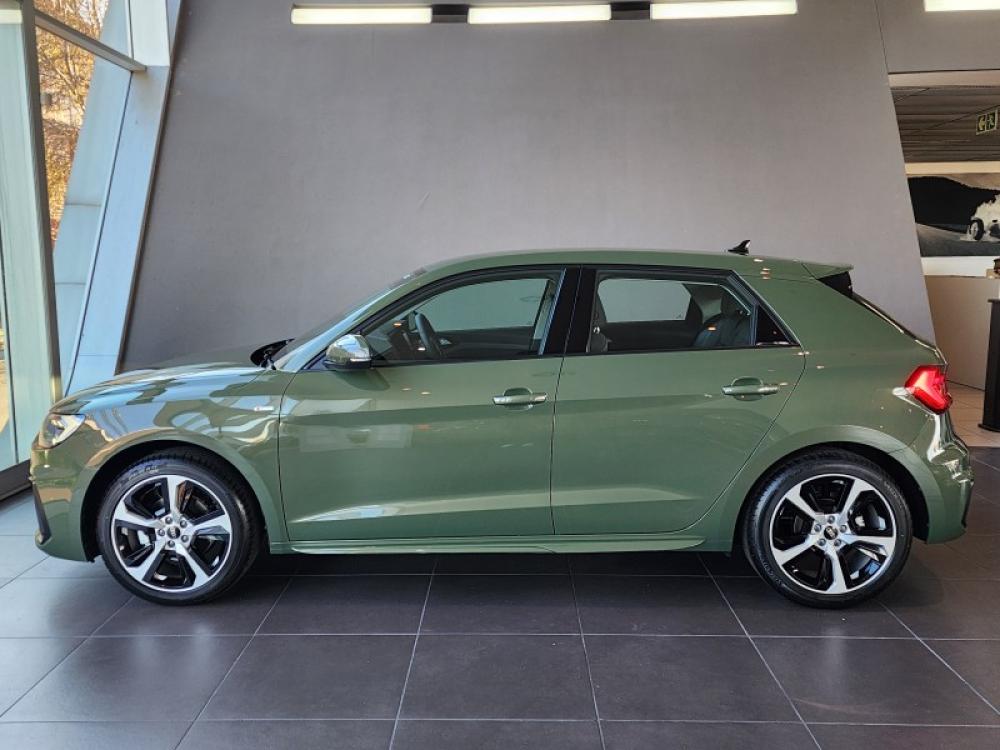 Audi A1 Sportback 30TFSI S line, image 1