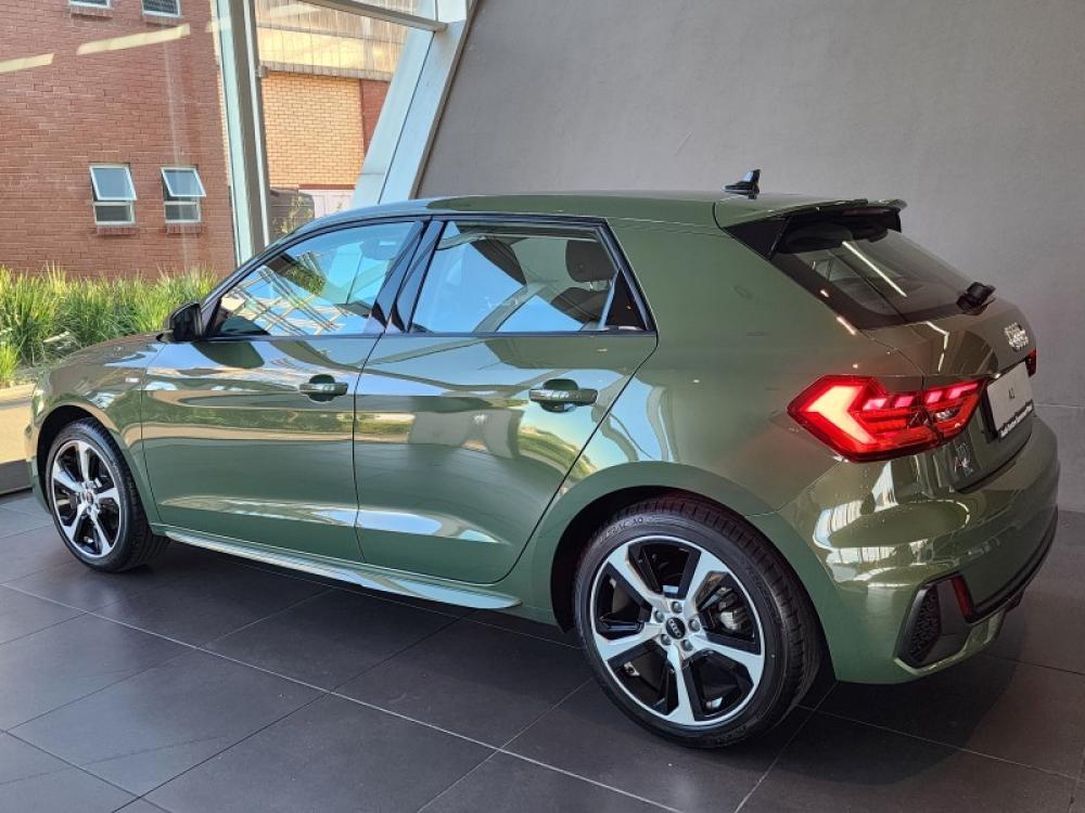 Audi A1 Sportback 30TFSI S line, image 2