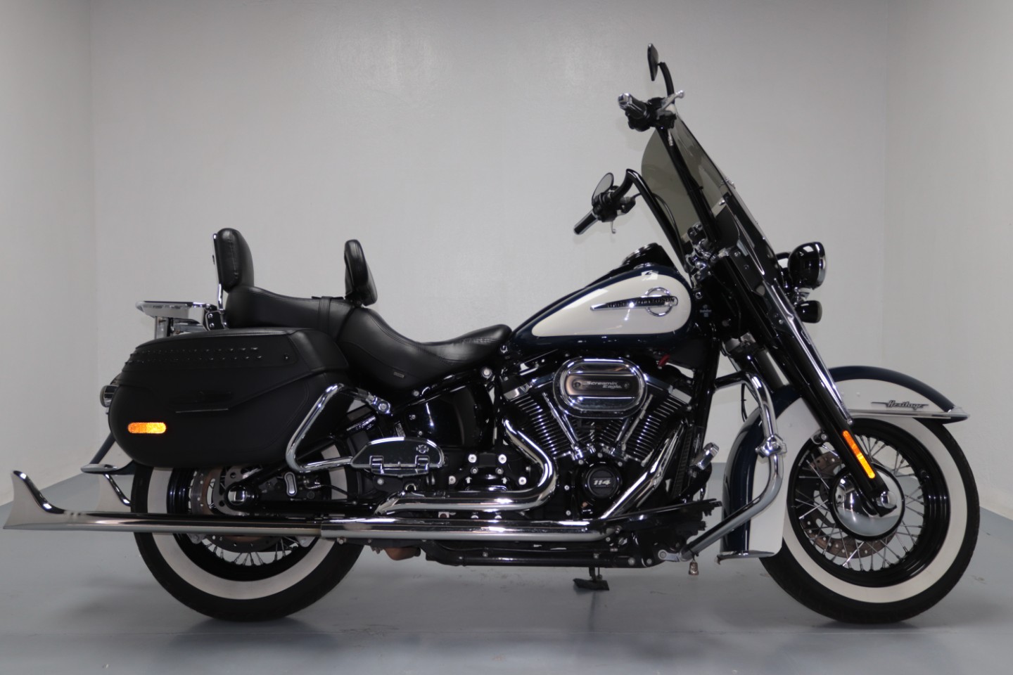 HARLEY DAVIDSON HERITAGE CLASSIC 114, image 1