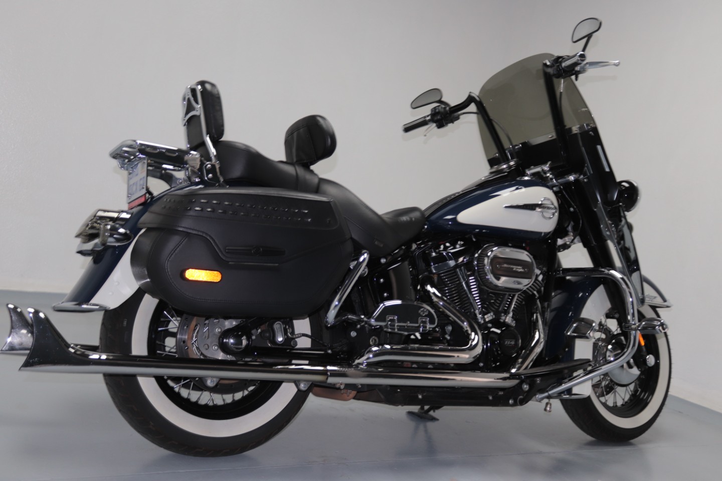 HARLEY DAVIDSON HERITAGE CLASSIC 114, image 2