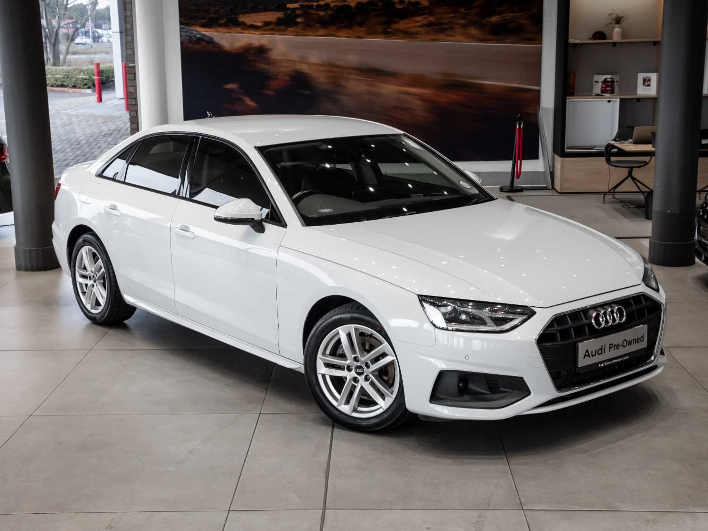 AUDI A4 2.0T FSI STRONIC (35 TFSI), image 1