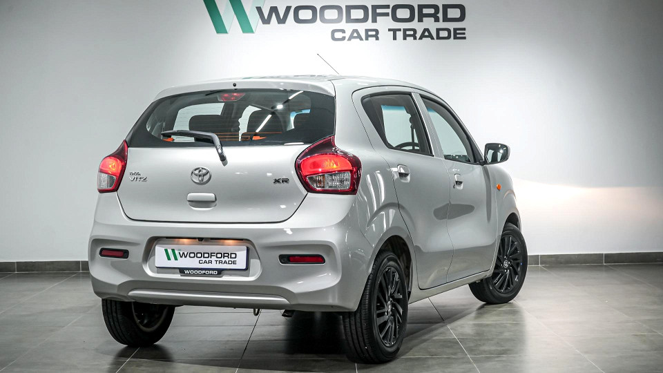 TOYOTA VITZ 1.0 XR, image 2