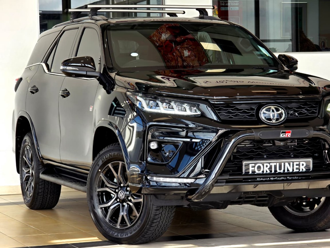 TOYOTA FORTUNER 2.8GD-6 4X4 GR-S A/T, image 2
