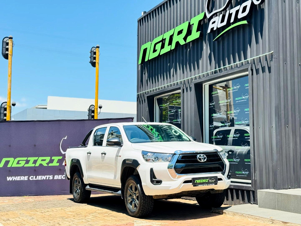 Toyota Hilux Double Cab 2.4GD6 RB Raider MT, image 1