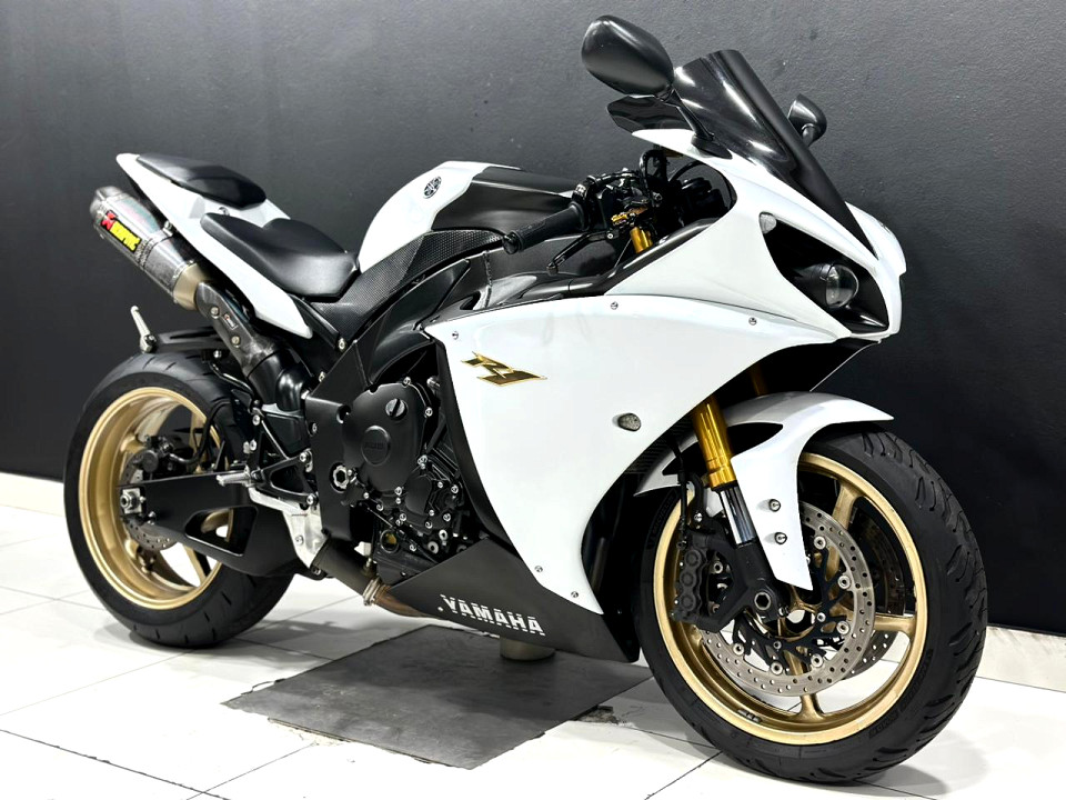 YAMAHA R1, image 1