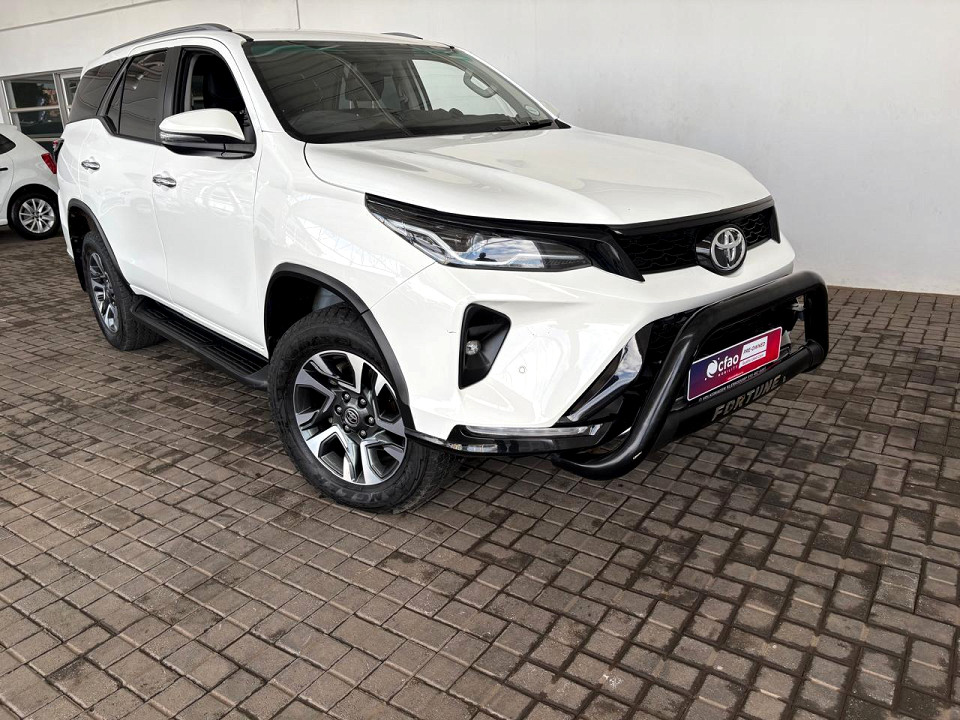TOYOTA  FORTUNER 2.4GD-6 R/B A/T, image 1