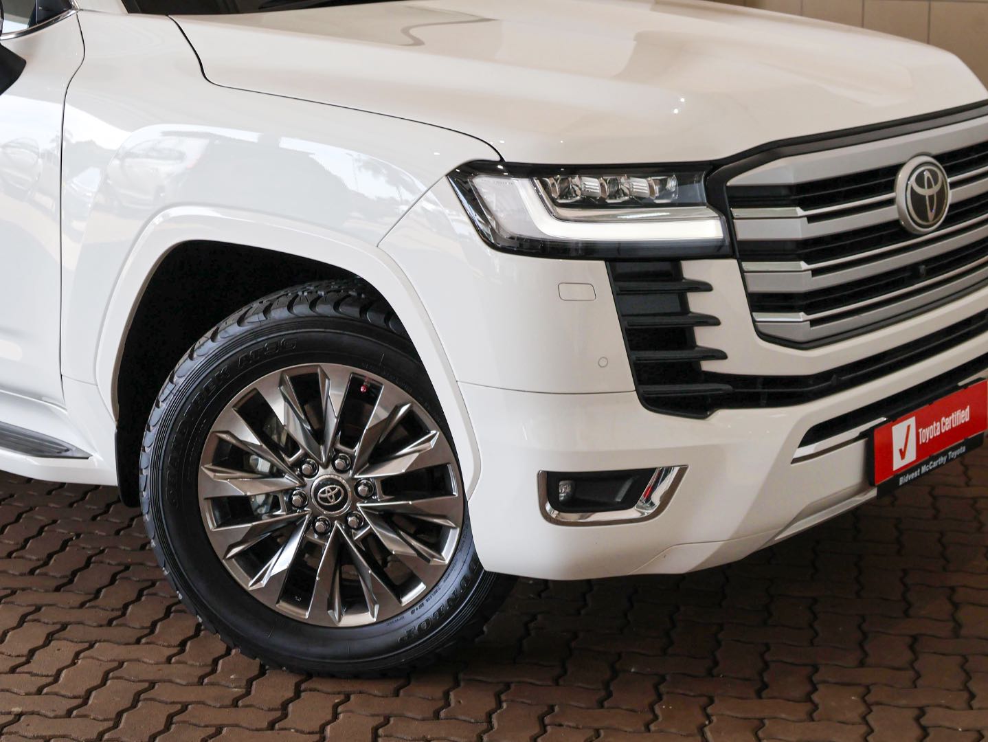 TOYOTA LANDCRUISER 300 V6 3.3D ZX, image 2