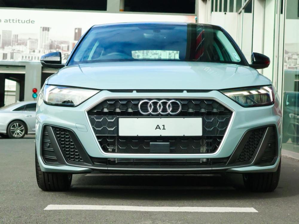 AUDI A1 SPORTBACK 1.0 TFSI S-LINE S TRONIC (30 TFSI), image 2