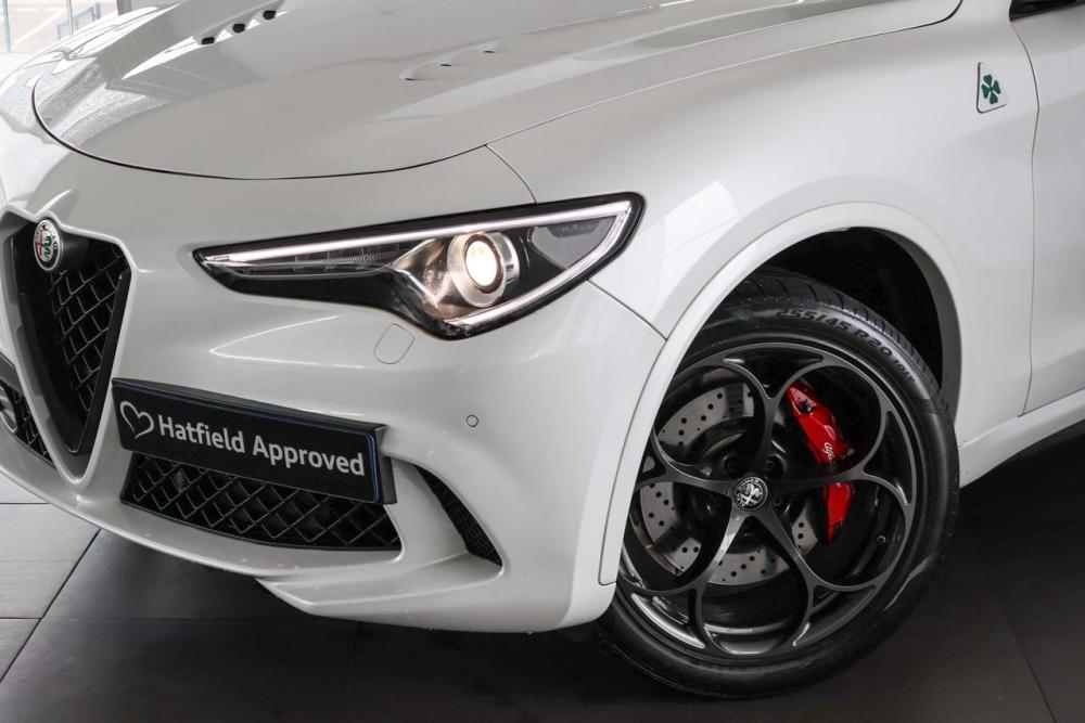 Alfa Romeo Stelvio 2.9L Turbo Q  AWD, image 2