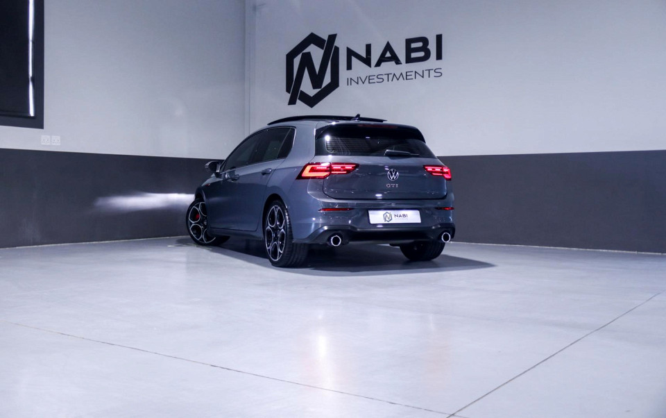 Volkswagen Golf 8 GTi  2.0 TSI DSG, image 2