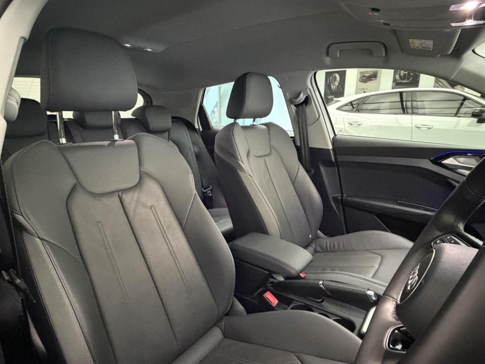AUDI A1 SPORTBACK 30 TFSI BLACK EDITION S-TRONIC, image 2