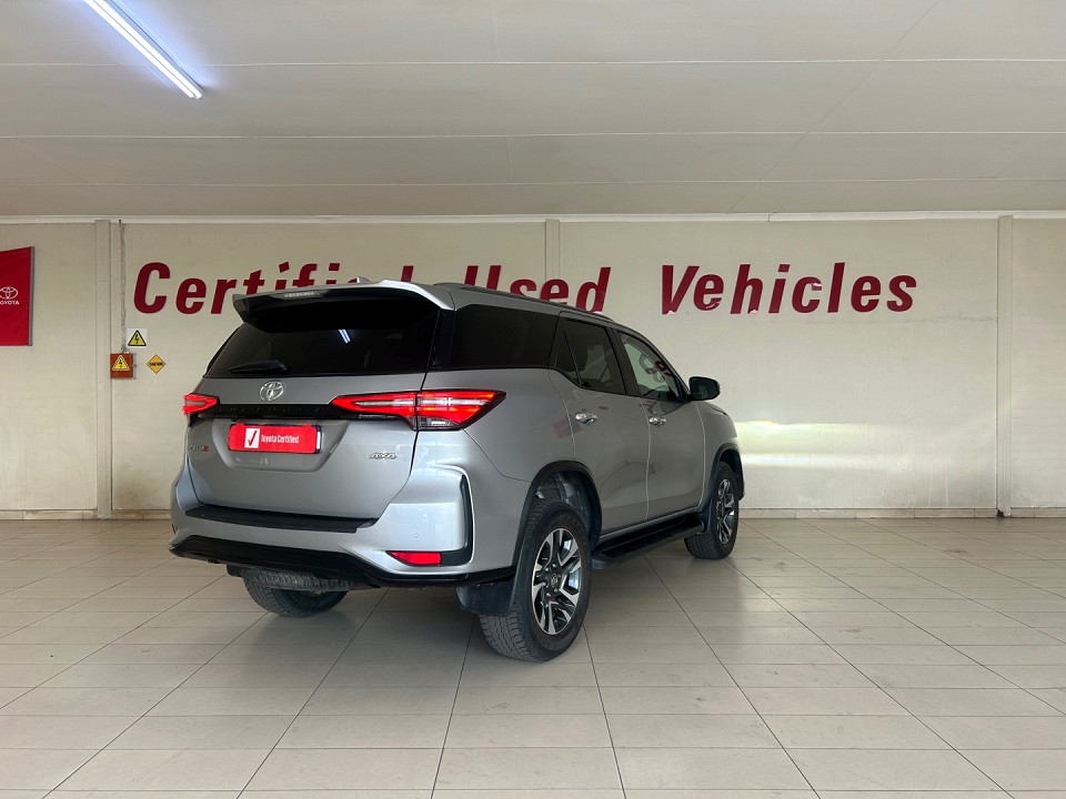 TOYOTA FORTUNER 2.4GD-6 4X4 A/T, image 2