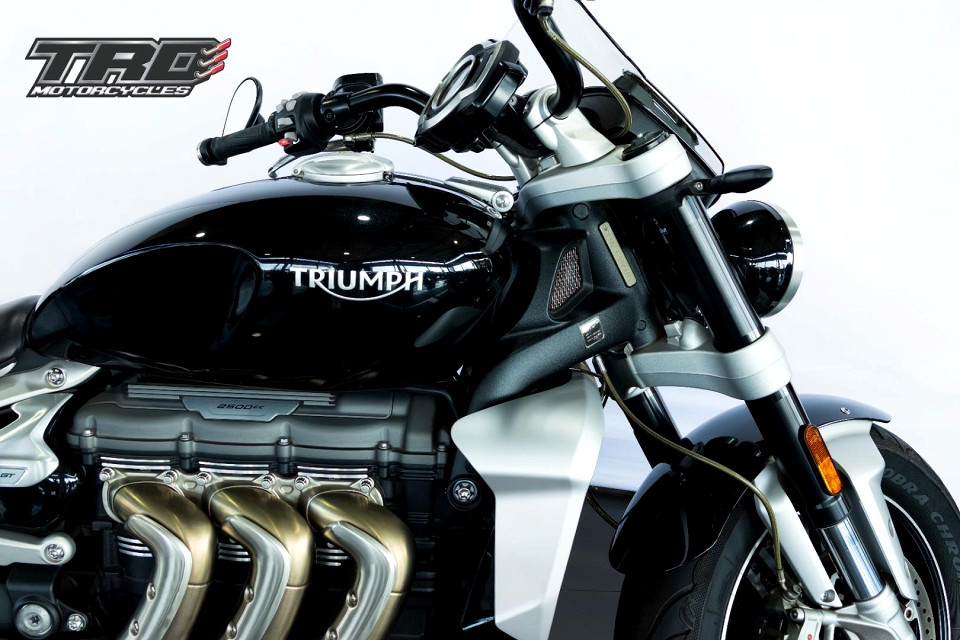 TRIUMPH 3 R, image 2
