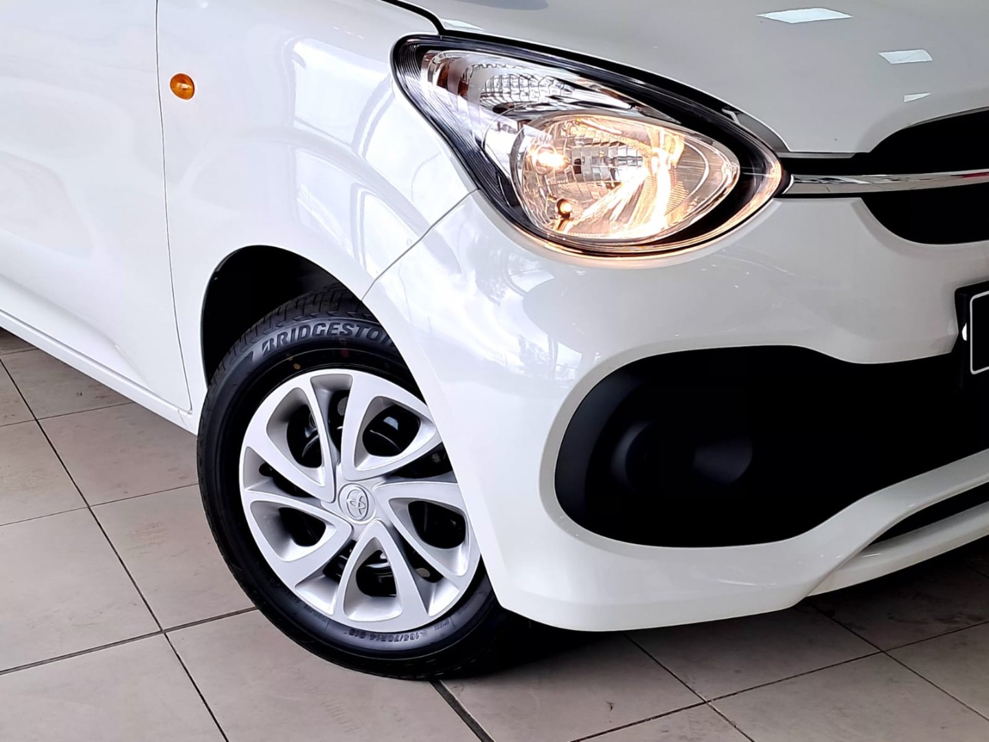 TOYOTA VITZ 1.0, image 2