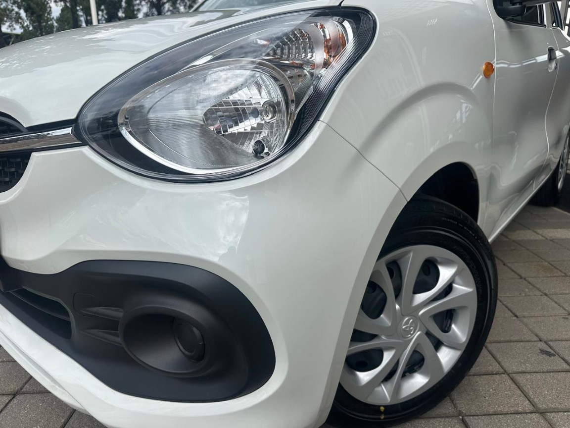 TOYOTA VITZ 1.0, image 2