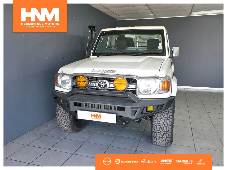 Toyota Land Cruiser 79 4.0 V6, image 2