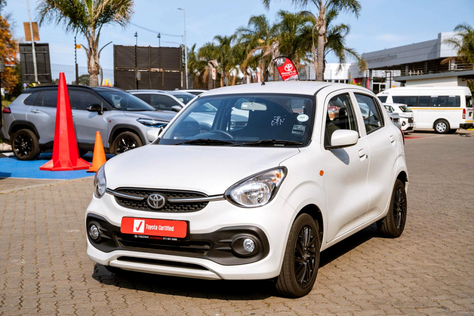 TOYOTA VITZ 1.0 XR, image 2