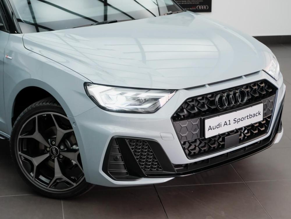 AUDI A1 SPORTBACK 30 TFSI BLACK EDITION S-TRONIC, image 2