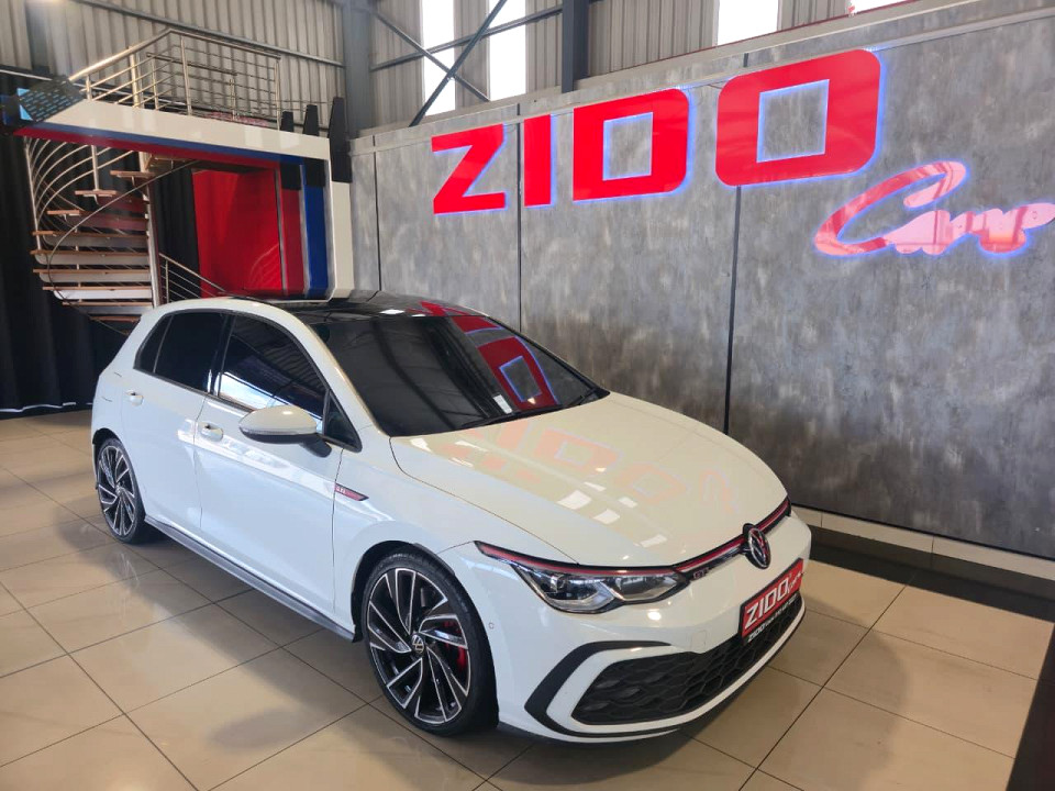 Volkswagen Golf 8 GTi  2.0 TSI DSG, image 2