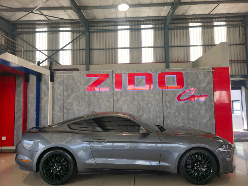 Ford Mustang 5.0 GT fastback, image 2