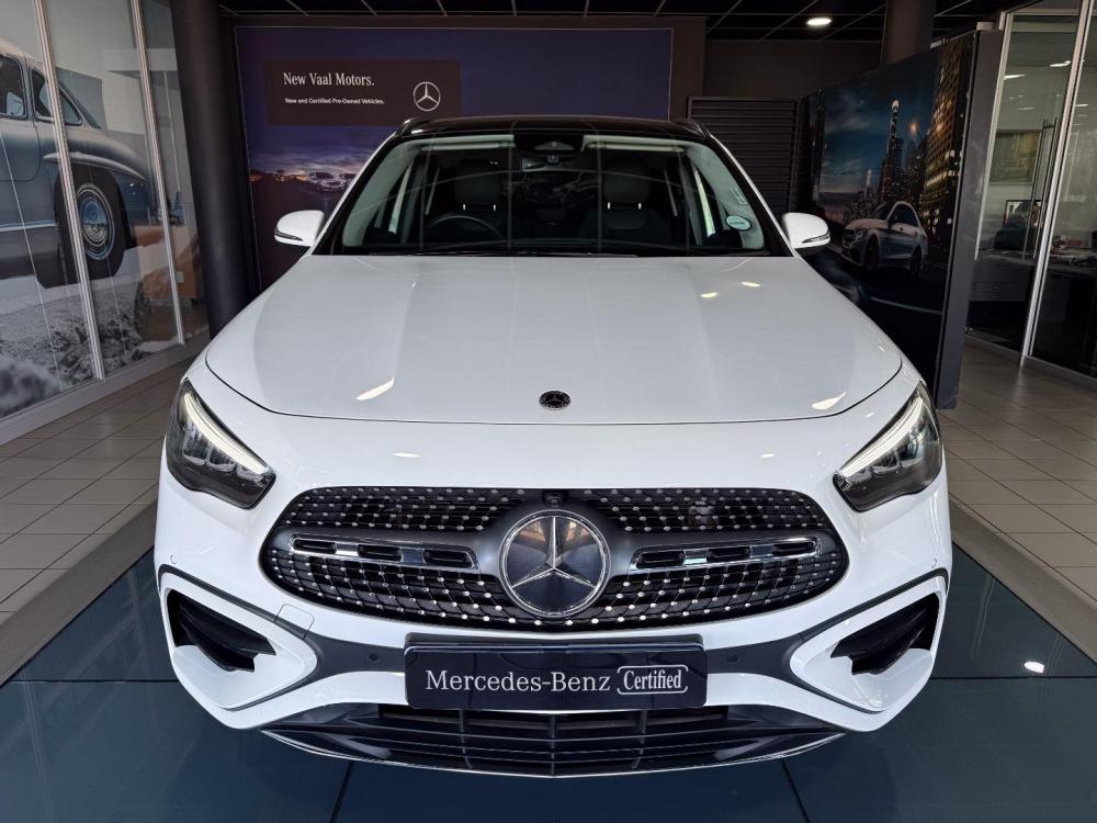 Mercedes-Benz GLA 200 Auto, image 2