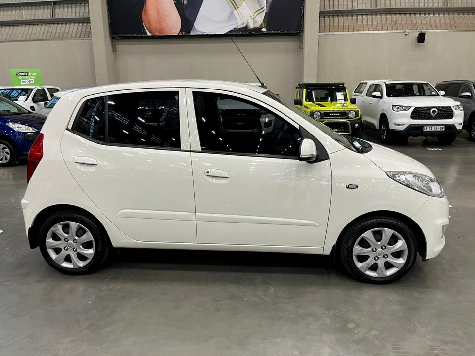 Hyundai i10 1.1 Motion auto, image 2