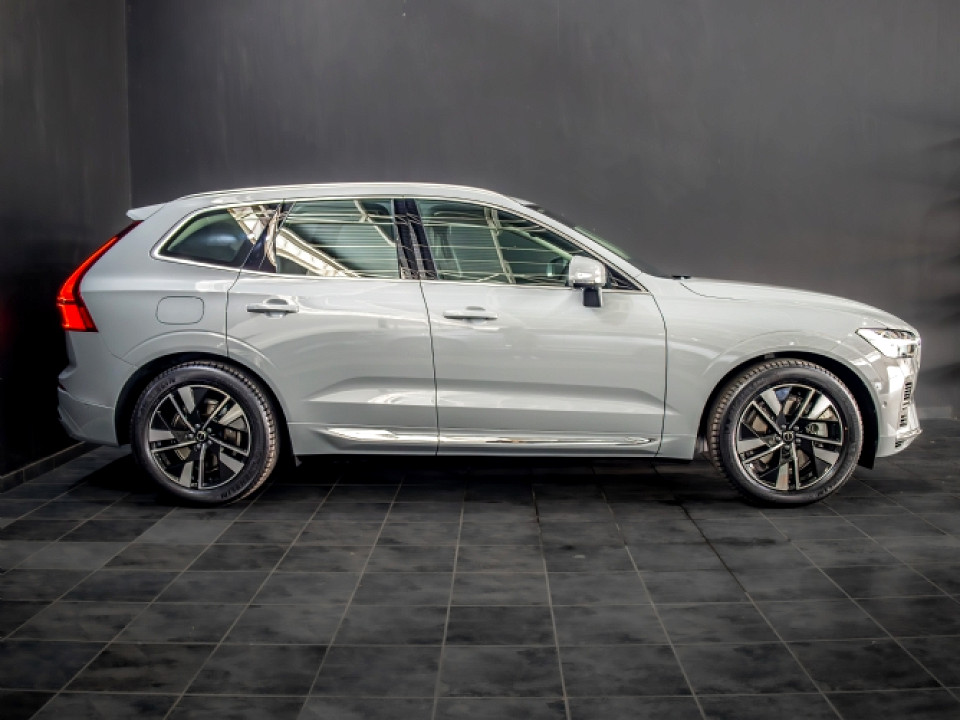 VOLVO XC60 T8 PHEV  PLUS BRIGHT AWD, image 2