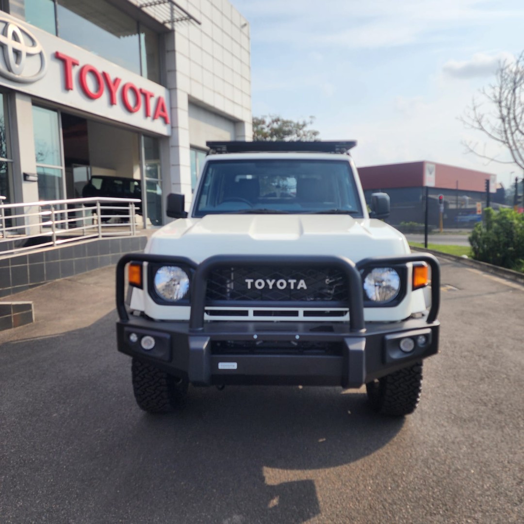 TOYOTA LAND CRUISER 79 2.8 GD-6 P/U D/C, image 2