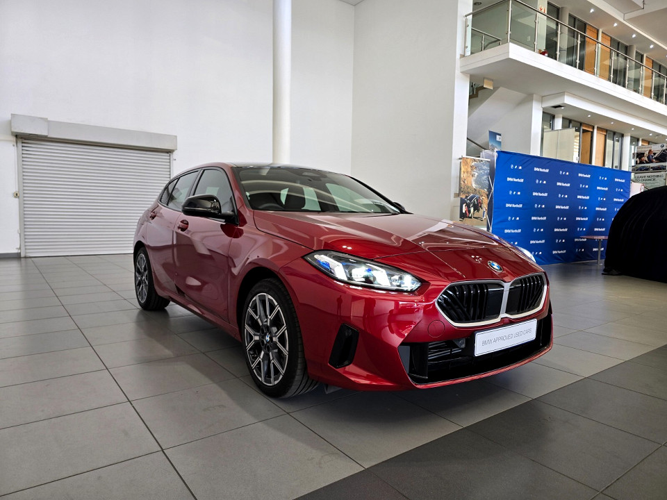 BMW 118 PURE DESIGN A/T (F70), image 1