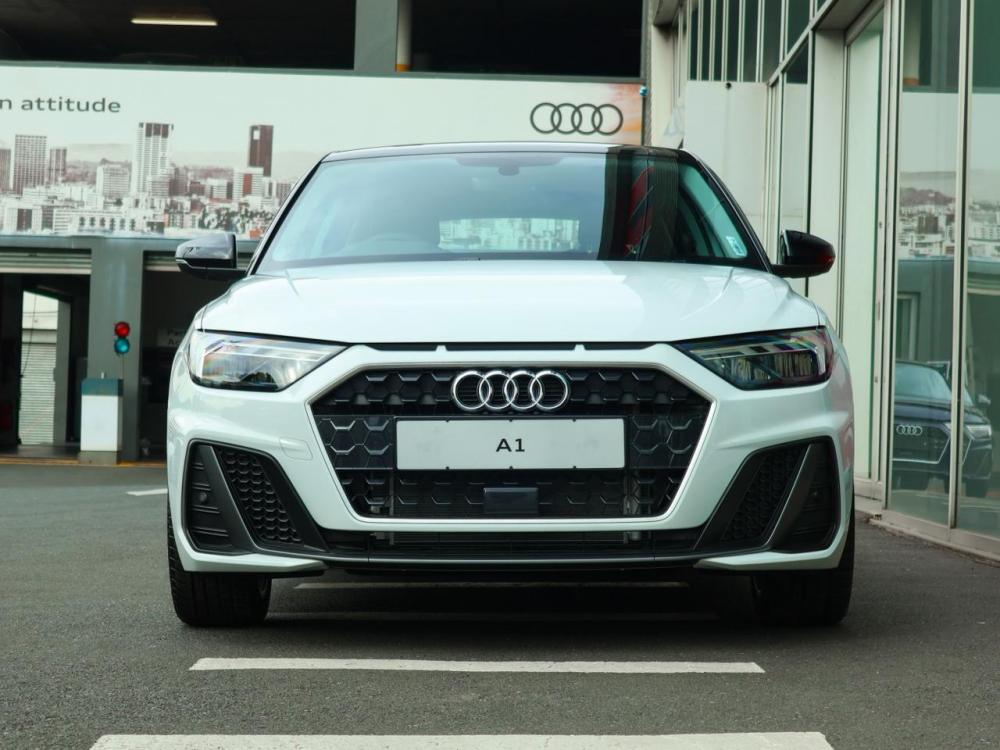 AUDI A1 SPORTBACK 1.0 TFSI S-LINE S TRONIC (30 TFSI), image 2