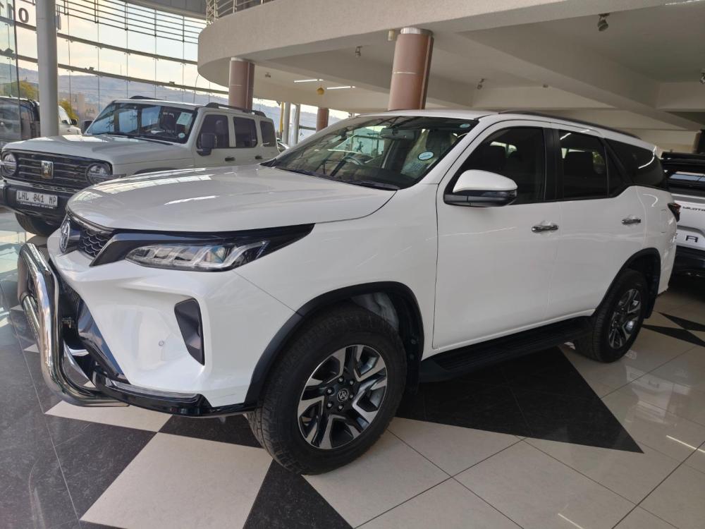 TOYOTA  FORTUNER 2.8GD-6 R/B A/T, image 1