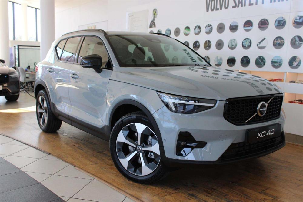 Volvo XC40 B4 Plus Dark Geartronic (Mild Hybrid), image 1