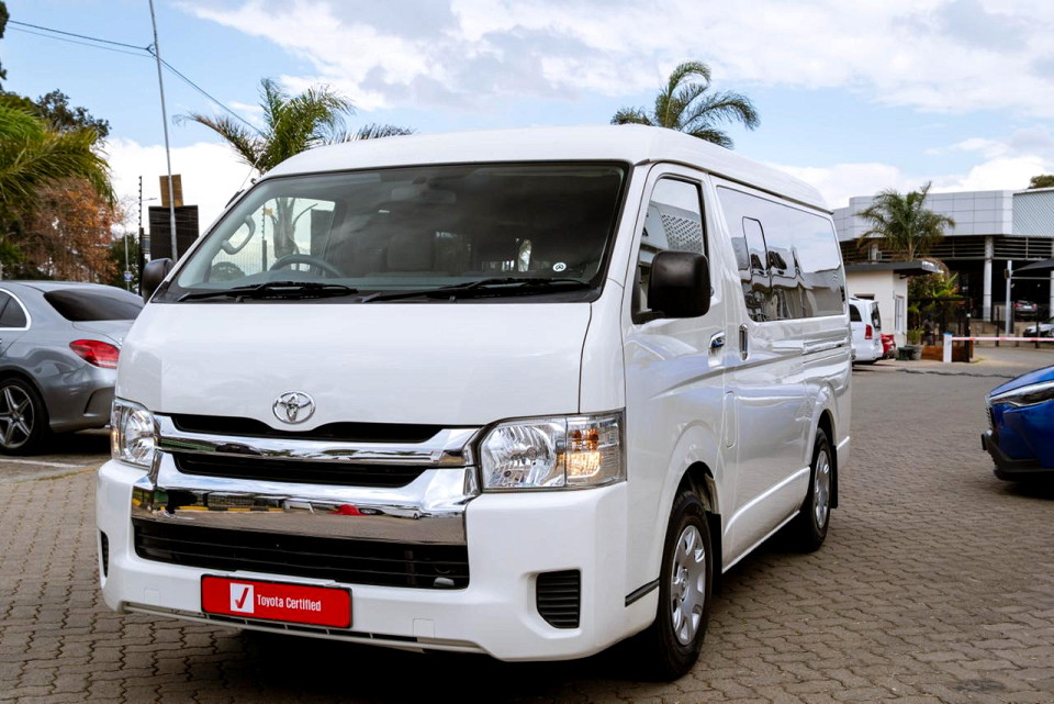 Toyota Quantum 2.7 GL 10-seater bus, image 2